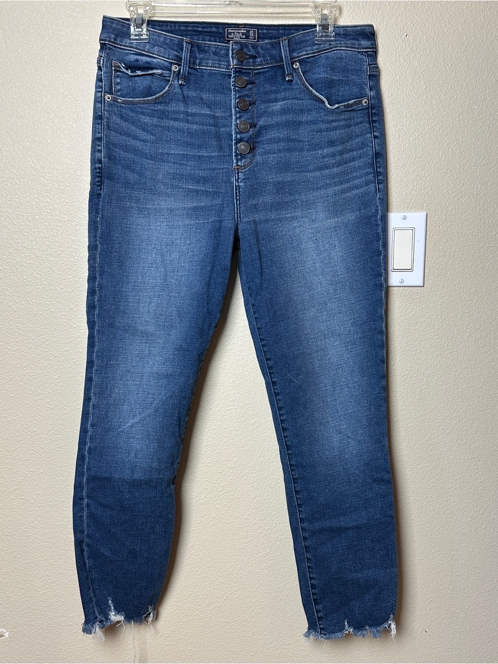 Abercrombie & Fitch Simone High Rise Distressed Jeans | Size 31/12R